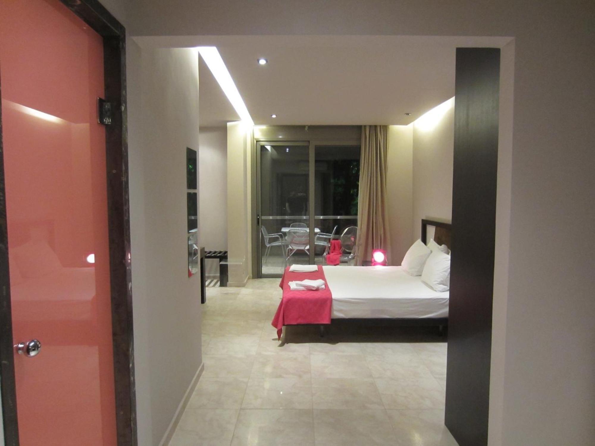 Island Aparthotel Pefkí Kültér fotó