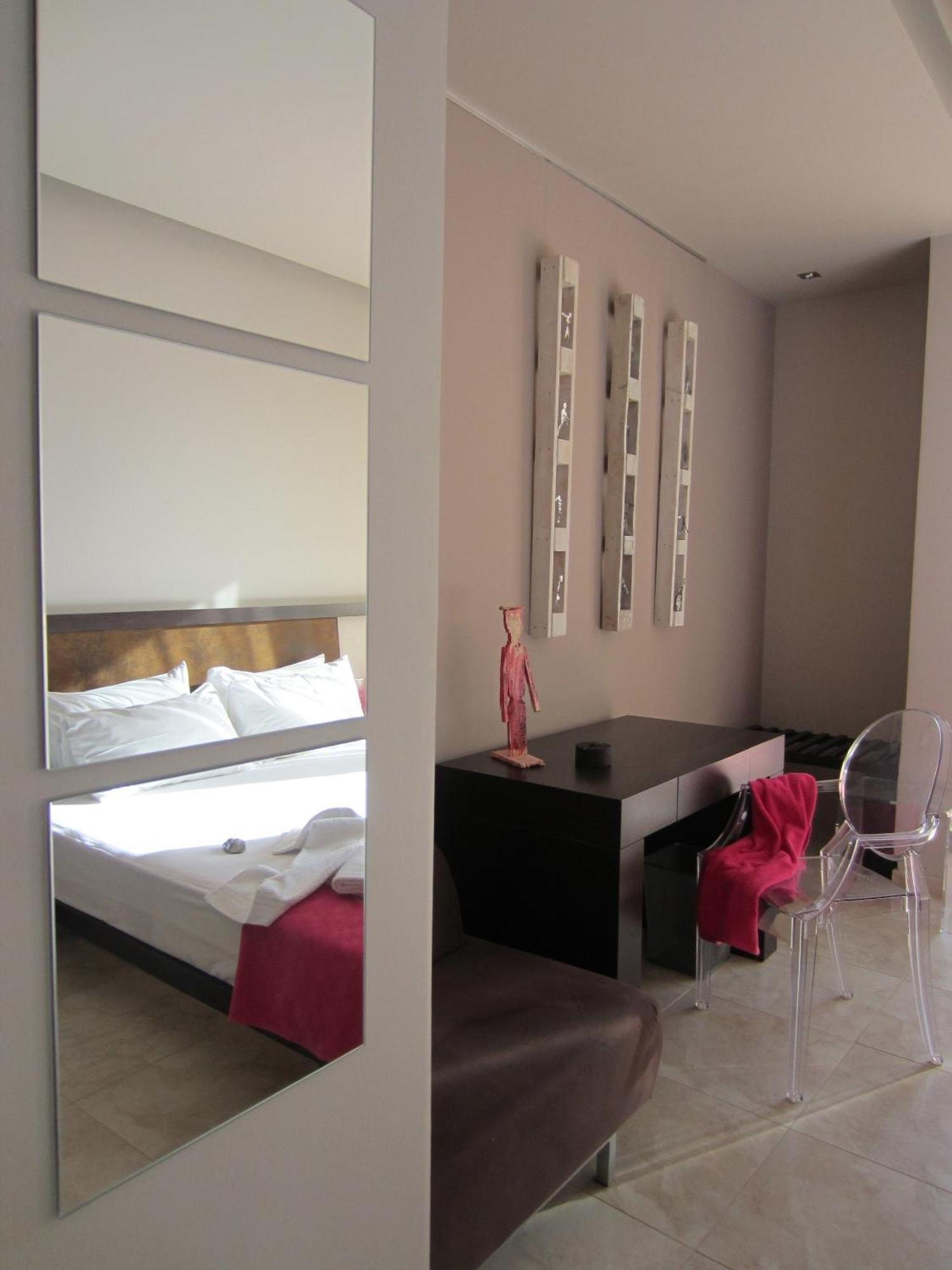 Island Aparthotel Pefkí Kültér fotó