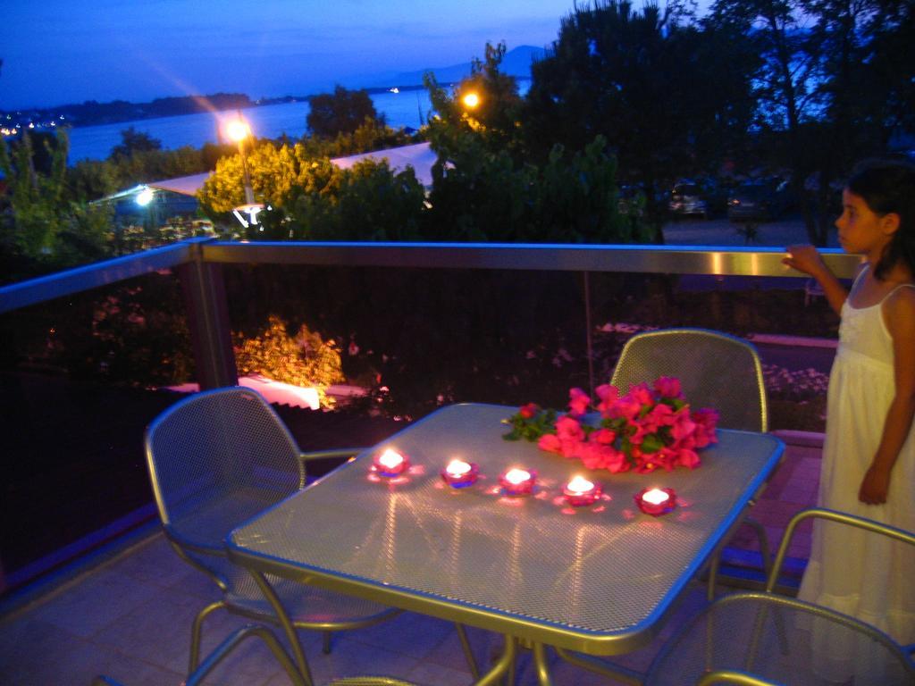 Island Aparthotel Pefkí Kültér fotó