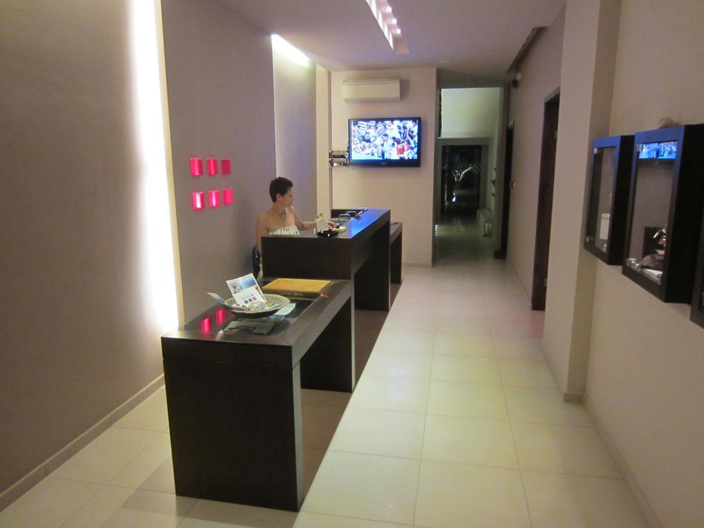 Island Aparthotel Pefkí Kültér fotó