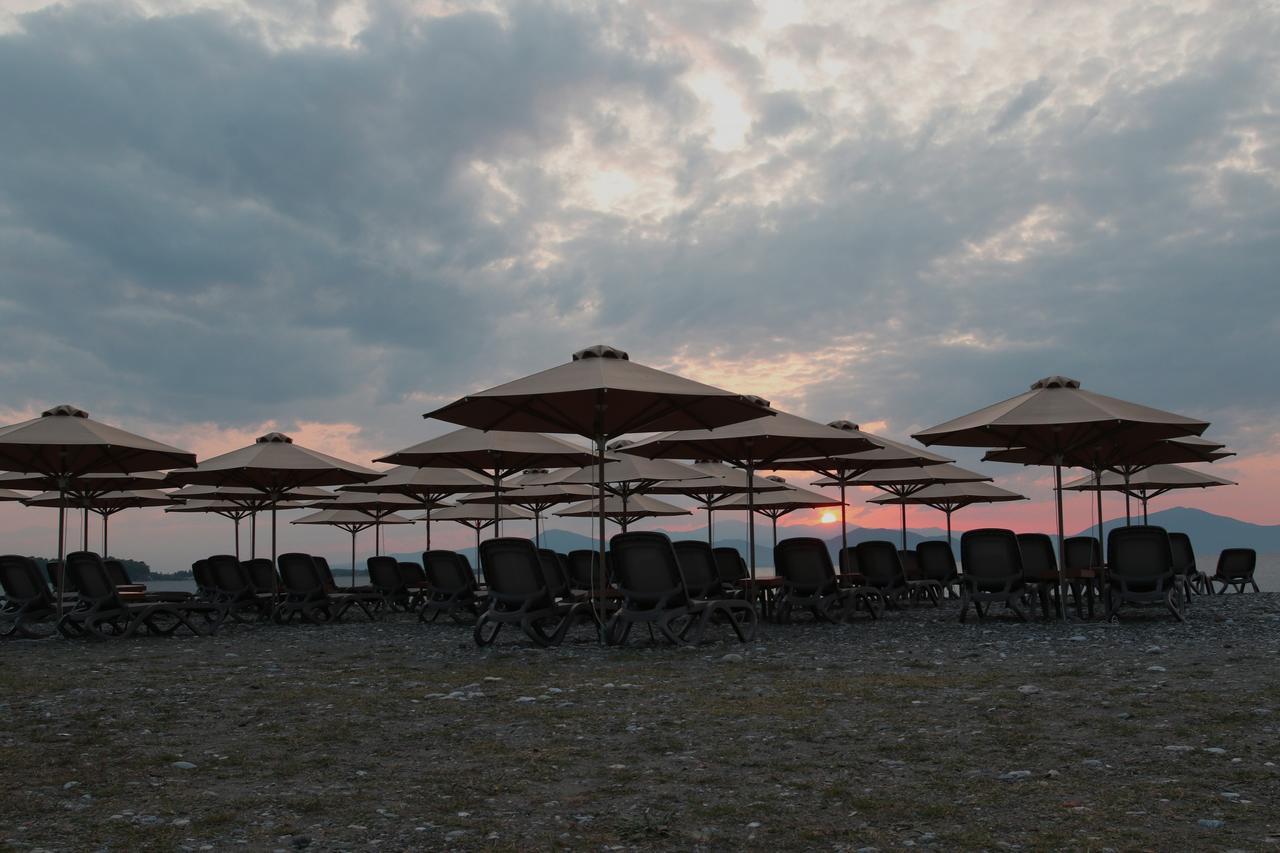 Island Aparthotel Pefkí Kültér fotó