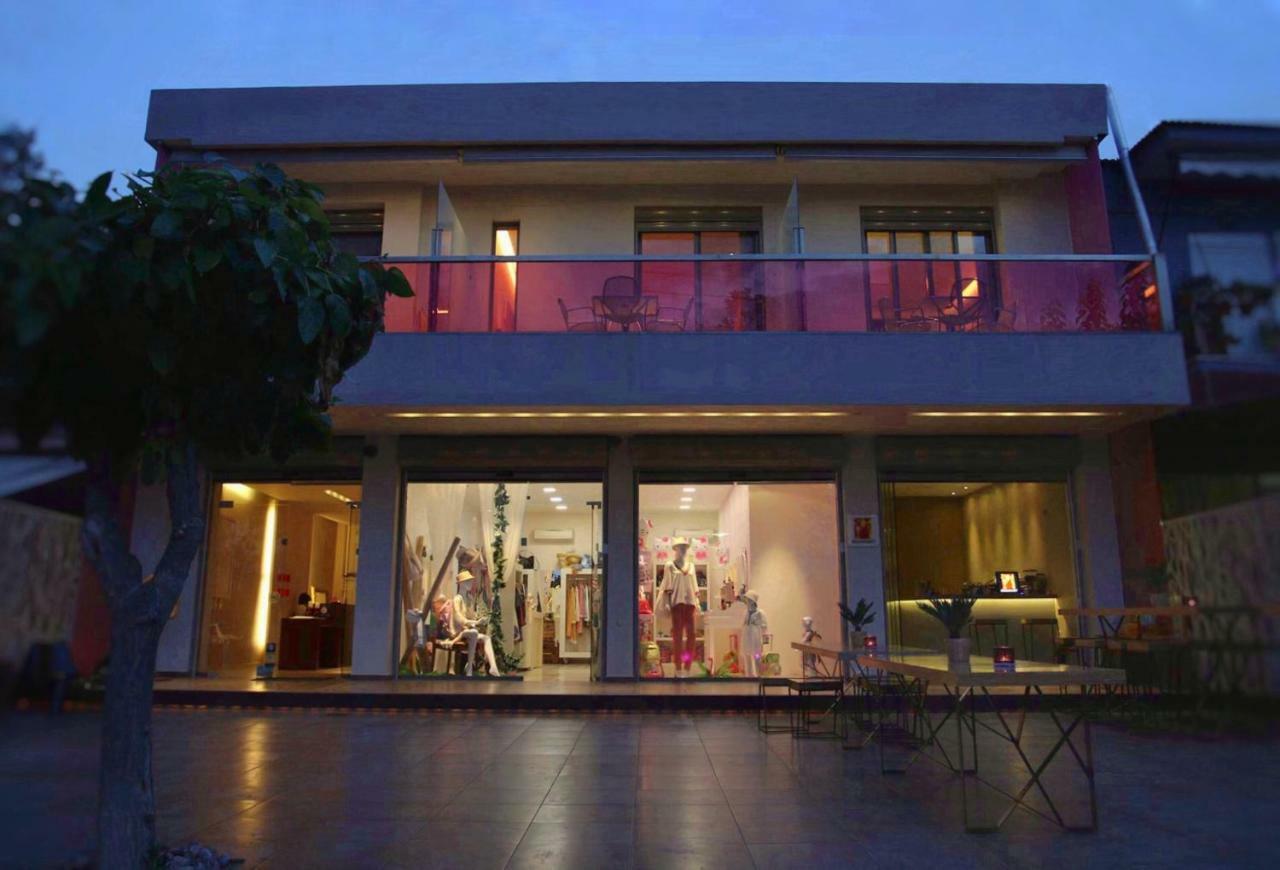 Island Aparthotel Pefkí Kültér fotó